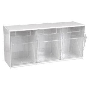 Ensemble de rayonnages blanc à trois pièces pour présentoirs avec compartiments transparents sur fond blanc
