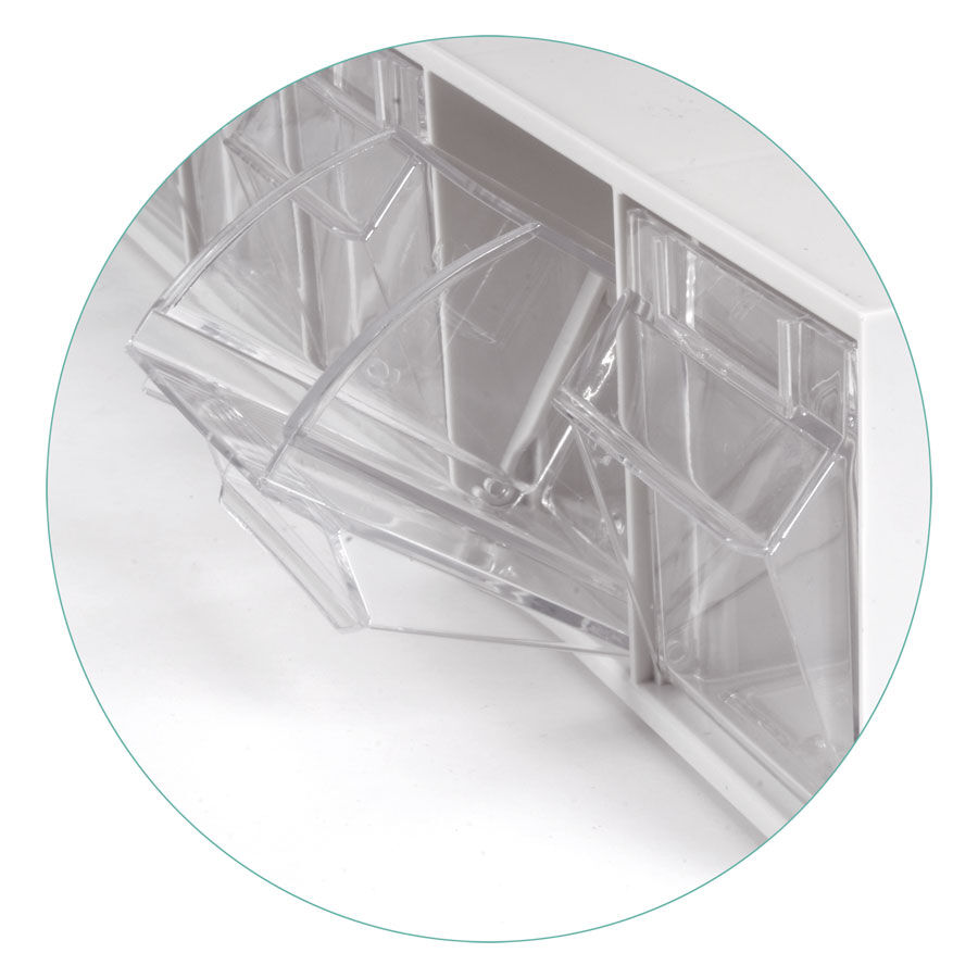 Stala Display transparent Boîte de présentation Stala blanche avec compartiments transparents sur fond blanc