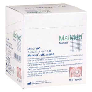 Boîte blanche avec compresses de gaze, marque MaiMed, 5x5 cm, sur fond blanc