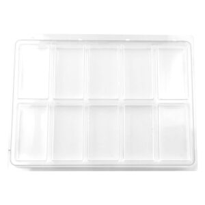 Blister transparent à 10 compartiments sur fond blanc