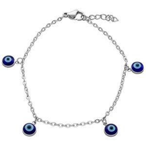 Bracelet en argent avec breloques Nazar sur fond blanc
