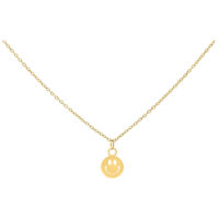 Collier Smiley doré en acier chirurgical Collier doré avec pendentif Smiley sur fond blanc