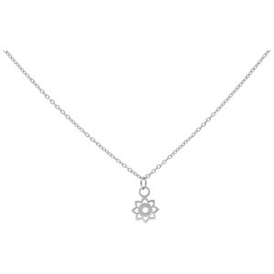 Chaîne argentée avec petit pendentif tournesol sur fond blanc