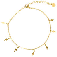 Chaîne de cheville Flash dorée en acier chirurgical Chaîne de cheville dorée avec pendentifs éclairs sur fond blanc
