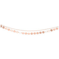 Chaîne de cheville multicouche en or rose, ajustable Chaîne de cheville multicouche en or rose en acier chirurgical sur fond blanc