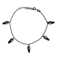 Bracelet de cheville Moon Coffin noir en acier Bracelet de cheville noir avec pendentifs en forme de cercueil et fermoir réglable sur fond blanc