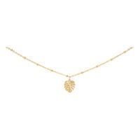 Bracelet de cheville doré avec pendentif Monstera sur fond blanc