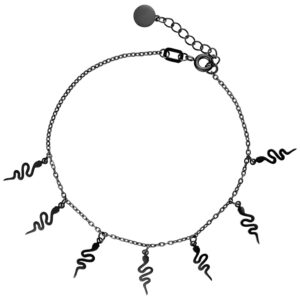 Bracelet noir avec pendentifs serpent sur fond blanc