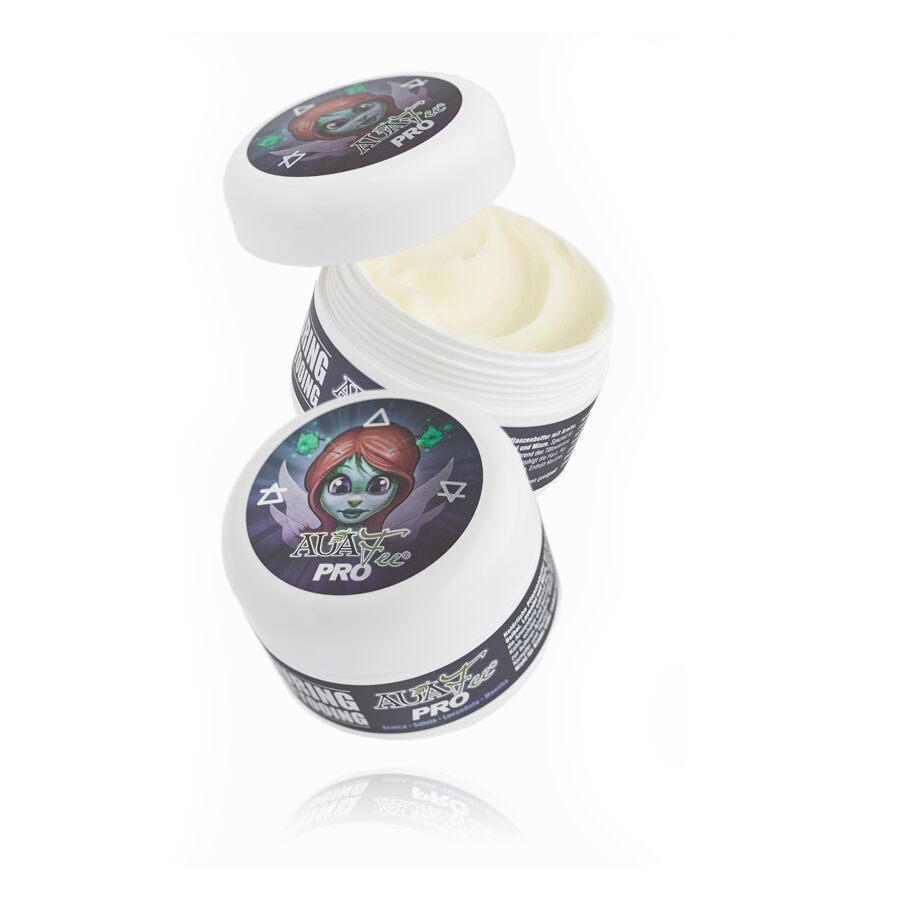 Auafee Pro Tattoo Butter 150 ml Pot Pot blanc Auafee Pro Tattoo Butter avec capuchon ouvert et fermé sur fond blanc