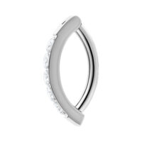 Clicker de nombril en argent avec cristaux Clicker de nombril en argent avec cristaux clairs sur fond blanc