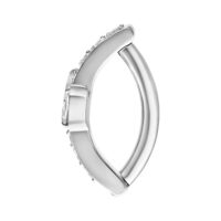 Lotus Cristal Clicker de Nombril en Argent Clicker de nombril en argent avec cristal de lotus, de côté sur fond blanc