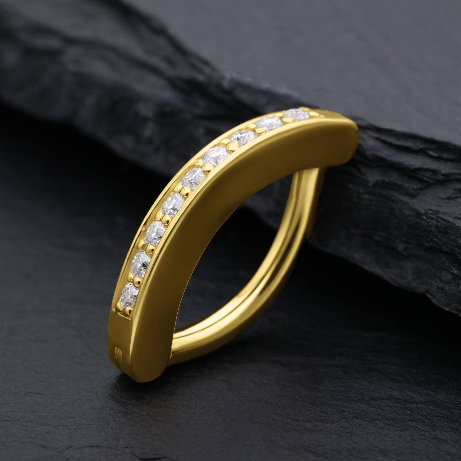 Clicker de nombril en or 14K avec moissanite Clicker de nombril doré avec cristaux de moissanite sur fond noir
