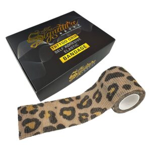 Bandage de préhension léopard marron-beige avec emballage sur fond blanc