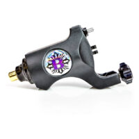 Bishop Rotary CAPO machine à tatouer noire Machine à tatouer noire en aluminium sur fond blanc