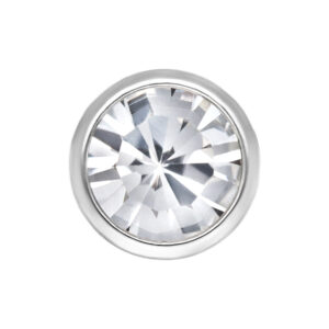 Embout de piercing en cristal clair en titane sur fond blanc