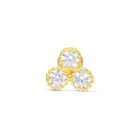 Barbell d'oreille en or avec trois cristaux clairs sur fond blanc