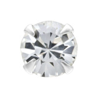 Embout en argent 4mm avec pierre cristalline Embout en argent avec pierre cristalline sur fond blanc