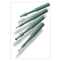 Punch de biopsie en acier chirurgical, vert Quatre punches de biopsie verts en acier chirurgical sur fond blanc
