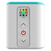 Batterie Airbolt Mini blanche avec affichage LED Batterie blanche avec affichage LED et boutons sur fond blanc