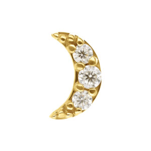 Embout en or avec trois pierres de moissanite claires sur fond blanc