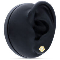 14K Or Tournesol Embout avec Cristal Embout en or en forme de tournesol avec cristal clair sur modèle d'oreille noire
