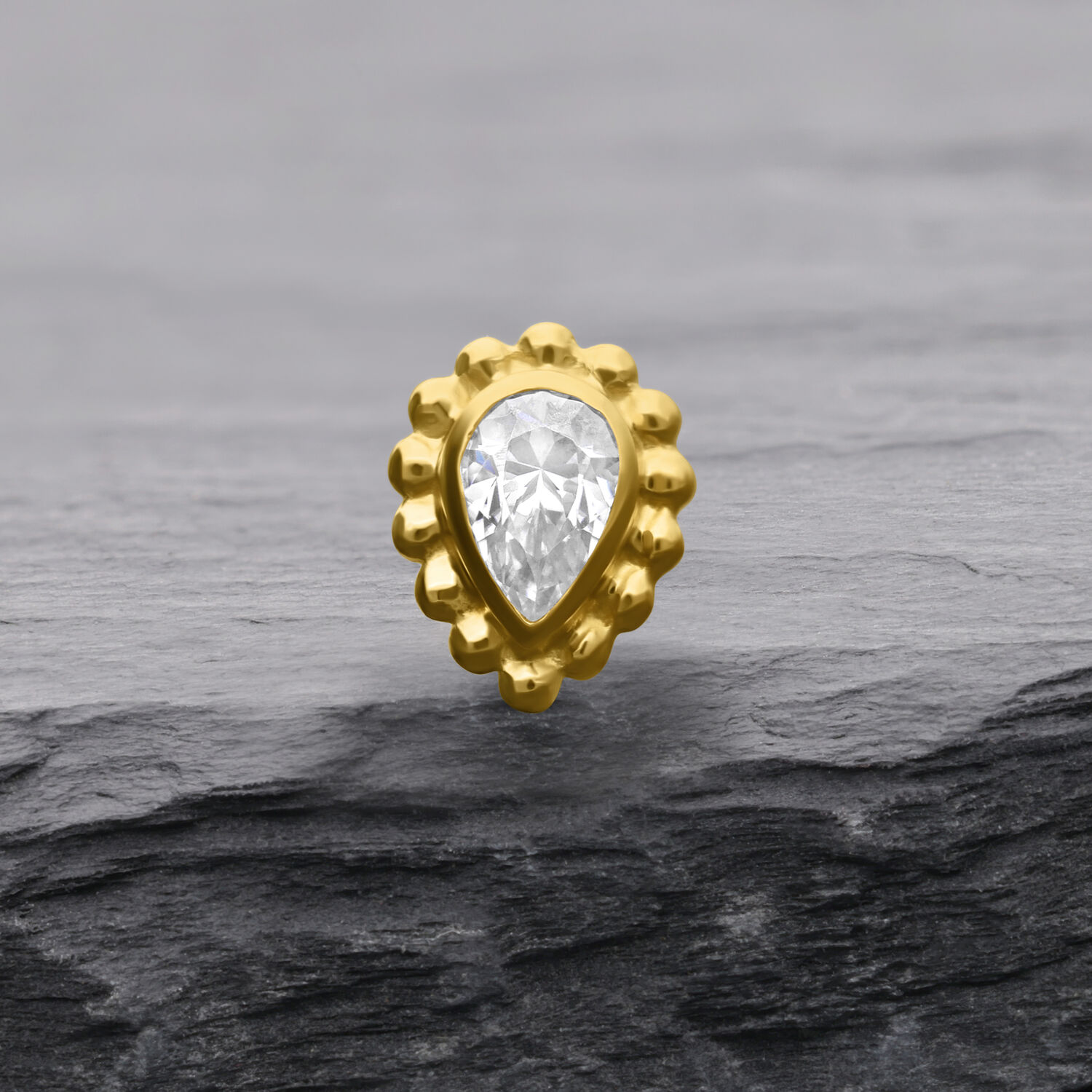 Embout en or 14K avec cristal pour filetage interne Embout en or 14K avec cristal en forme de goutte sur fond gris