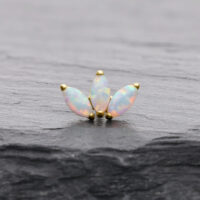 14K Or Lotus Embout avec Opale Embout en or en forme de lotus avec opale synthétique sur fond sombre