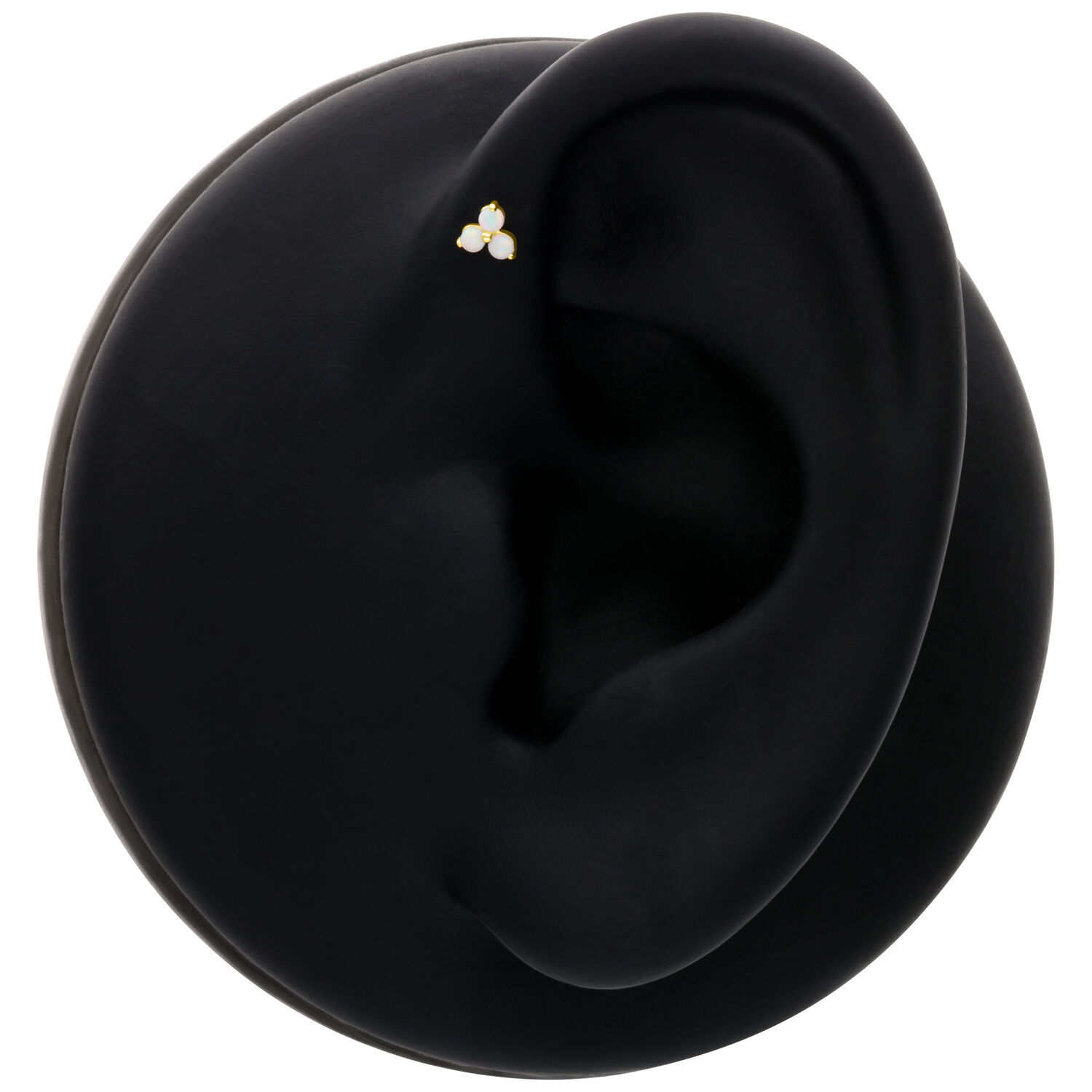 Embout d'oreille en or 14K avec opale Embout en or 14K avec opale dans un modèle d'oreille noir