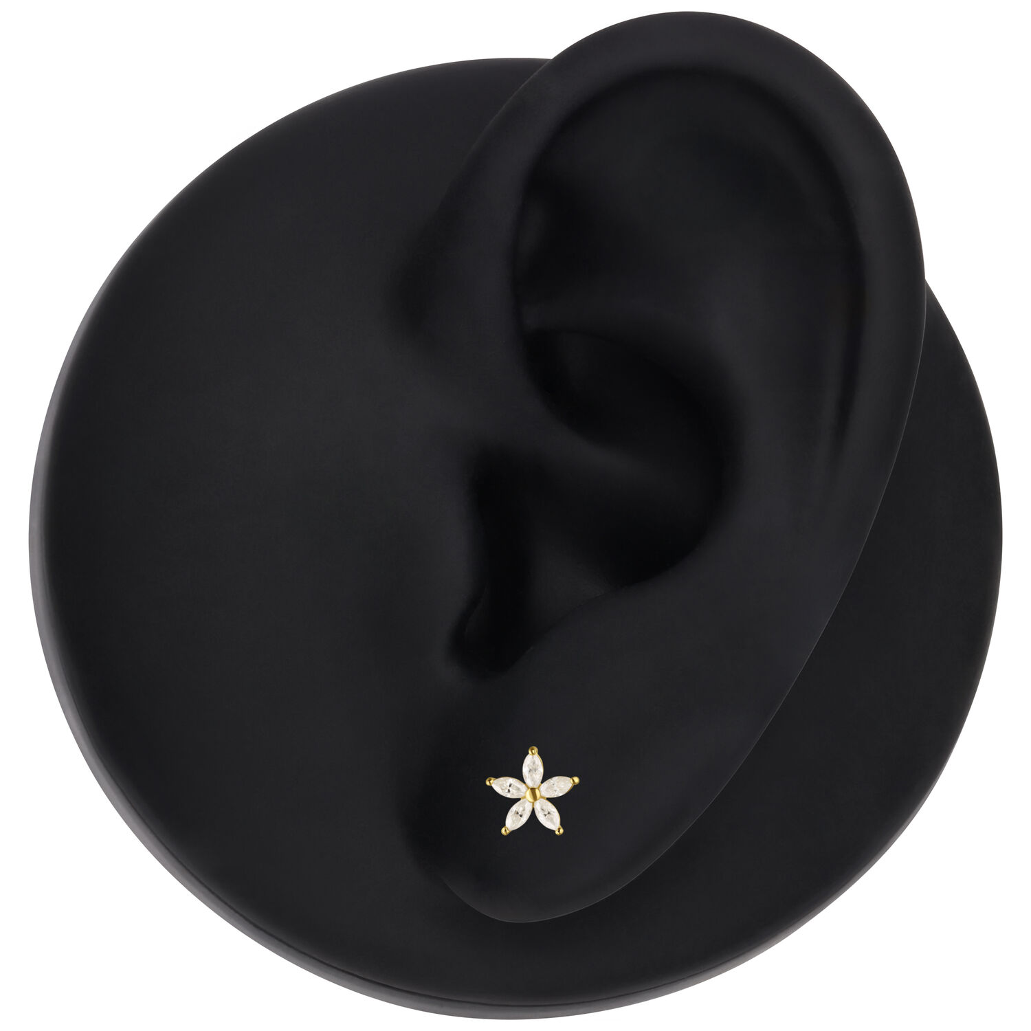 Embout Fleur en Moissanite doré sur modèle d'oreille noir