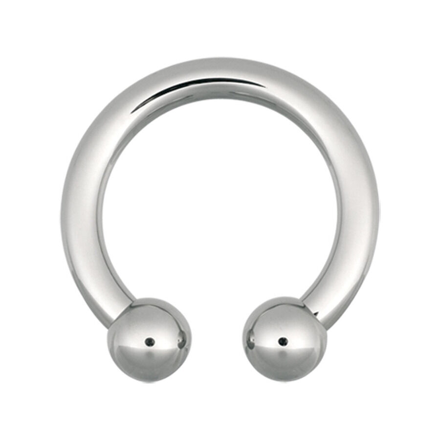 Barbell circulaire argenté en acier chirurgical Barbell circulaire argenté avec boules sur fond blanc