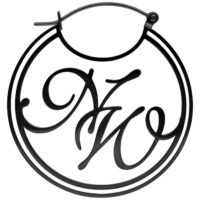 Créoles noires avec logo Nightwish Créoles noires avec logo Nightwish sur fond blanc