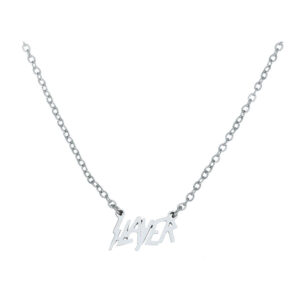 Collier Slayer en argent en acier chirurgical 316L sur fond blanc