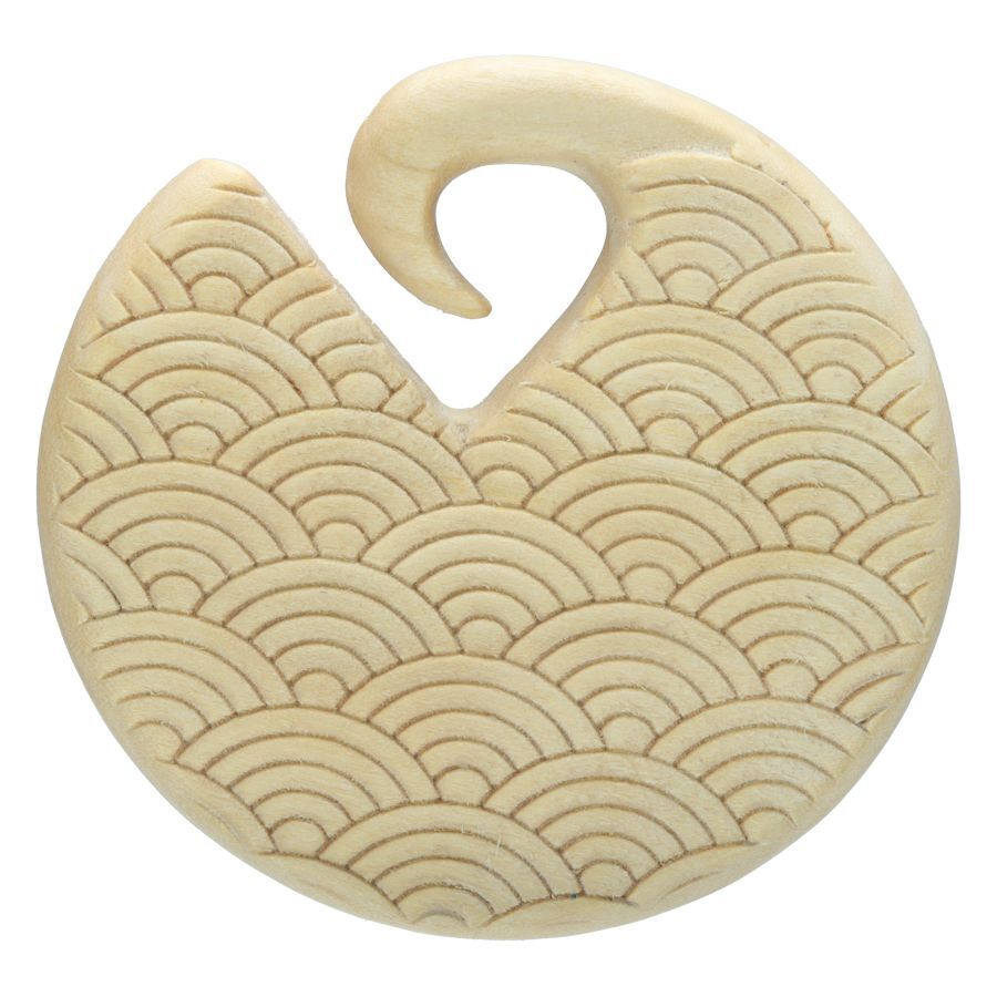 Waves poids d'oreille en bois 8,5 mm Poids d'oreille rond en bois clair avec motif de vagues sur fond blanc