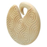 Wildcat poids d'oreille en bois avec motif circulaire Poids d'oreille en bois avec motif circulaire gravé sur fond blanc