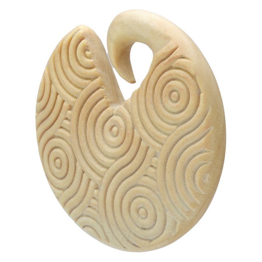 Wildcat poids d'oreille en bois avec motif circulaire Poids d'oreille en bois avec motif circulaire gravé sur fond blanc