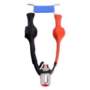 Adaptateur RCA avec câbles rouges et noirs sur fond blanc