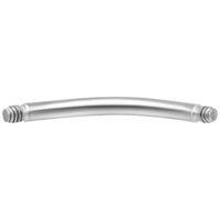 Barre de piercing courbée en argent, Wildcat Barre de piercing courbée en argent en acier chirurgical sur fond blanc