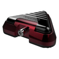 Delta Footswitch Ruby en rouge et noir Delta Footswitch Ruby en forme triangulaire, rouge-noir, sur fond blanc