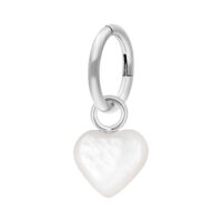 Clicker pour nombril avec pendentif cœur en argent Anneau de nombril en argent avec pendentif cœur blanc sur fond blanc