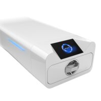 Enbio Autoclave Pro en blanc avec écran Autoclave Enbio Pro blanc avec écran bleu sur fond neutre