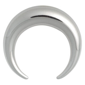 Faucille extensible argentée en acier chirurgical brillant sur fond blanc