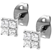 Boucles d'oreilles carrées en cristal argenté Boucles d'oreilles argentées avec cristaux carrés sur fond blanc