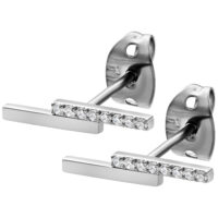 Boucles d'oreilles argentées avec barre de cristal Boucles d'oreilles argentées avec barre de cristal horizontale sur fond blanc
