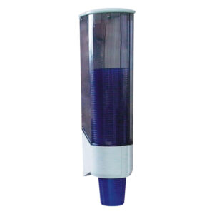 Distributeur transparent de gobelets avec gobelets bleus sur fond blanc