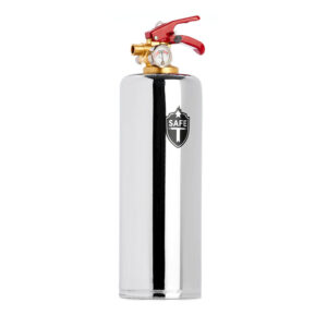 Extincteur Chrome avec poignée rouge sur fond blanc