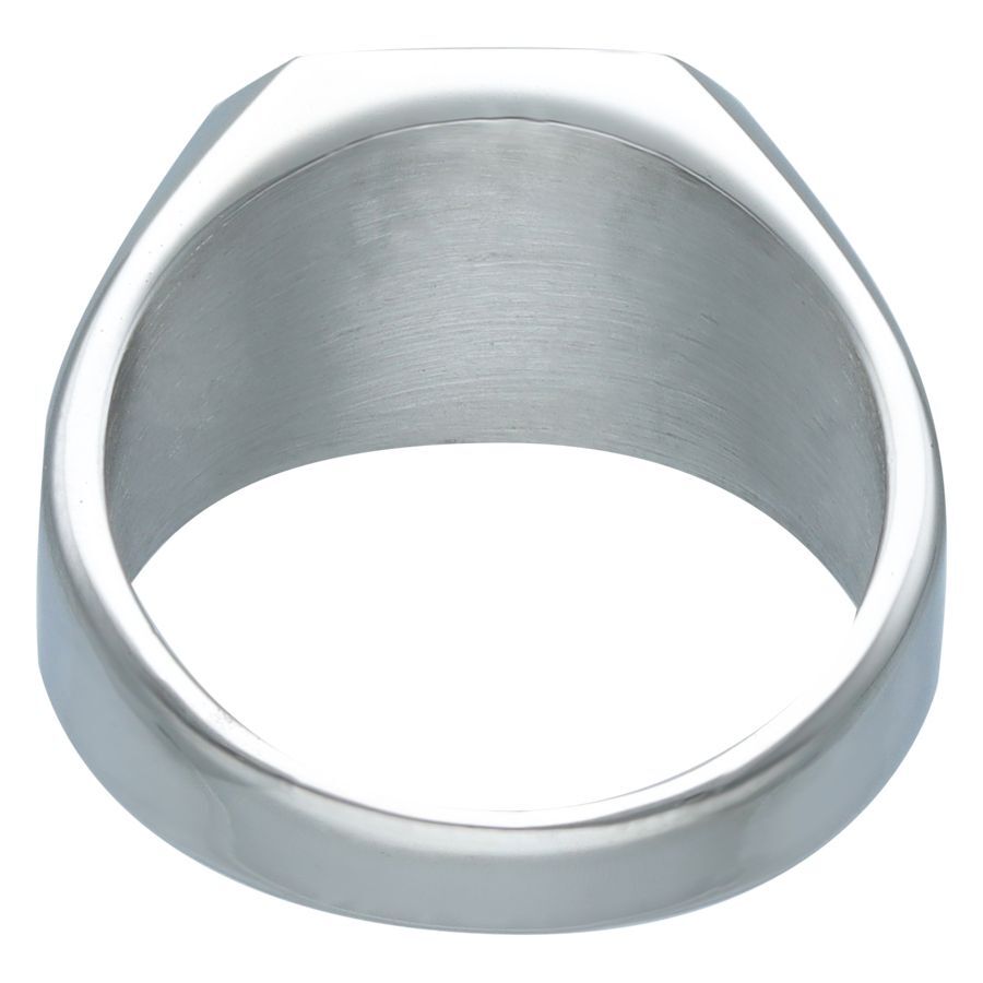 Bague basique en acier chirurgical argenté Bague gravable en acier chirurgical argenté sur fond blanc