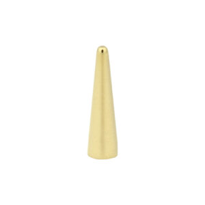 Spike de piercing en titane doré avec forme conique sur fond blanc