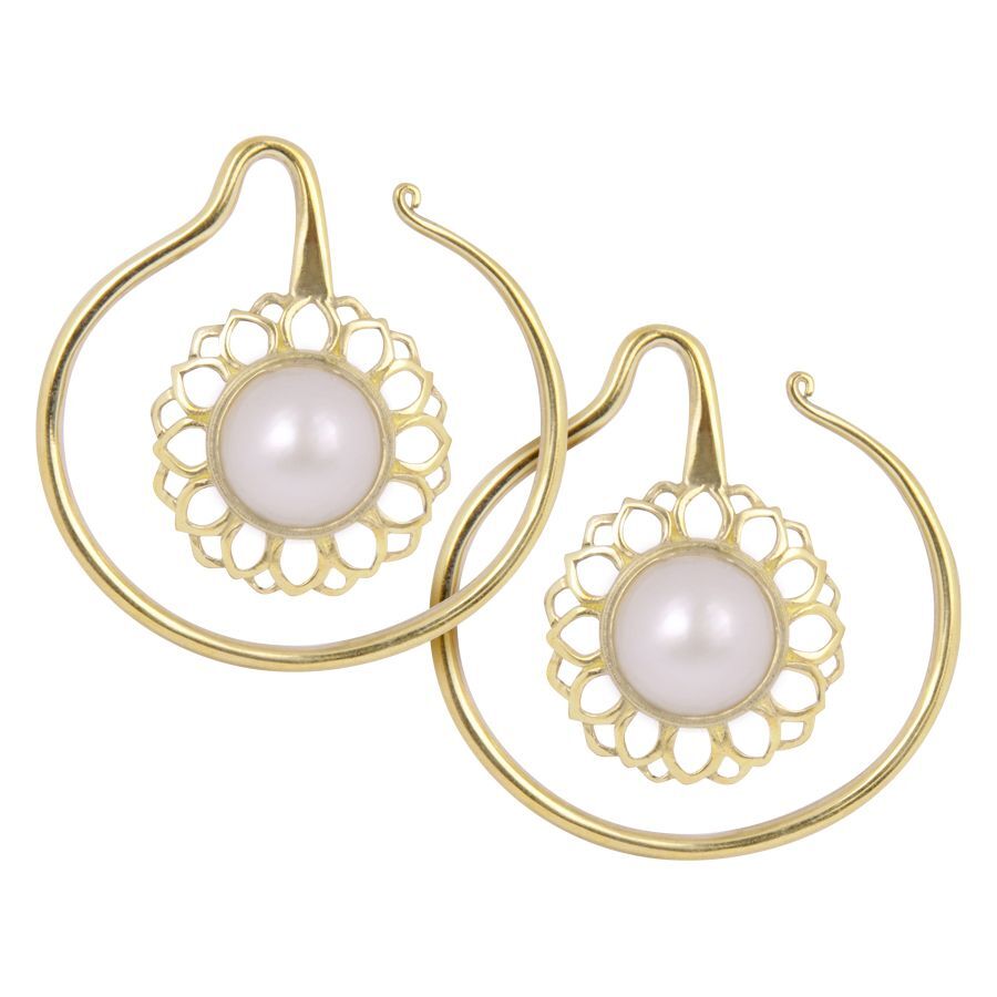 Poids d'oreille en or avec onyx blanc de Wildcat Paire de poids d'oreille dorés avec onyx blanc sur fond blanc