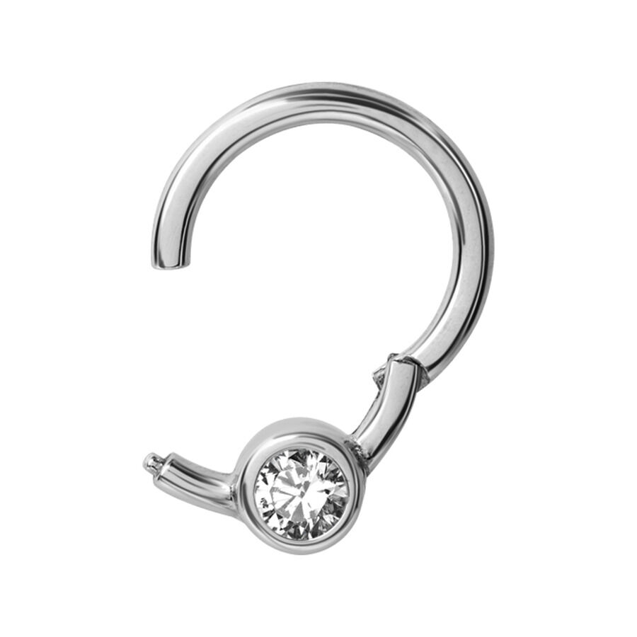Clicker anneau septum argenté avec pierre en cristal clair sur fond blanc