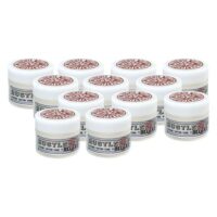 Hustle Butter Deluxe Soin Tatouage 30ml Set Plusieurs pots blancs de Hustle Butter Deluxe avec logo rouge sur fond blanc